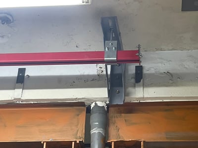 Thanh ray thép 200 kg treo trần cho pa lăng điện - ảnh 1