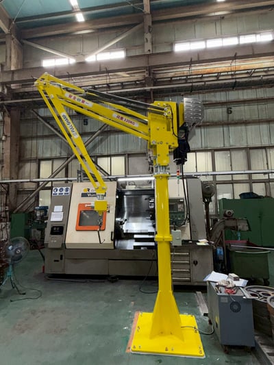 Tay nâng điện trợ lực cấp phôi cho máy CNC - ảnh 2