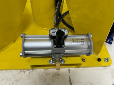 Cầu trục xoay ray thép 200 kg dài 5 m hút và lật tấm gỗ - ảnh 1