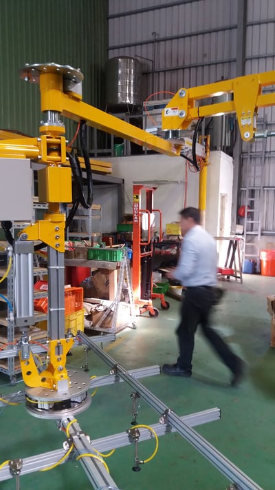 Tay nâng trợ lực tự động cân trọng lượng và khóa khớp tay - ảnh 4