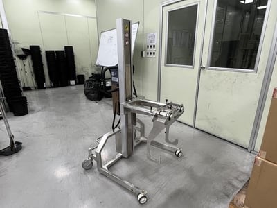 Xe nâng điện đẩy tay Goodlifta kẹp hai cạnh cuộn nguyên liệu - ảnh 2