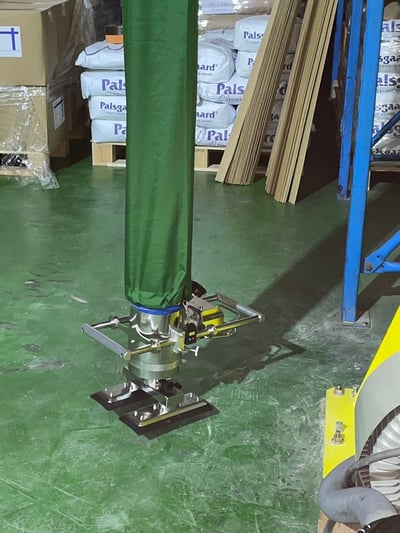 Cầu trục xoay nâng chân không hút thùng giấy và bao, khớp thay nhanh - ảnh 3