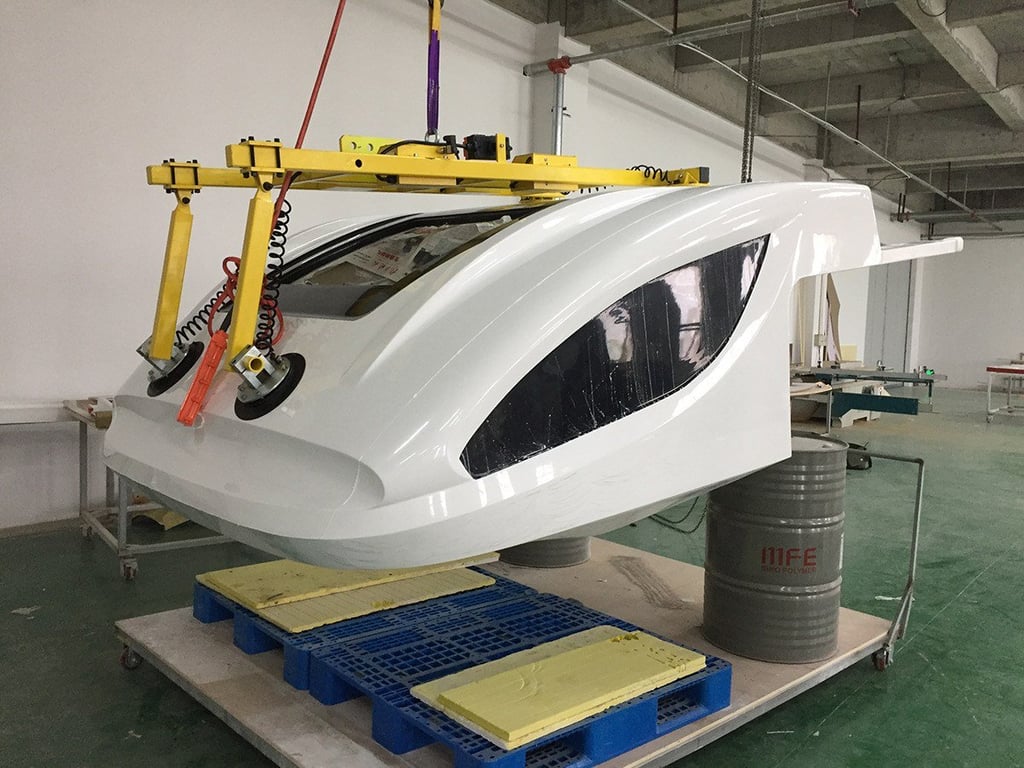 Horizontal handling of RV C-type roofs
