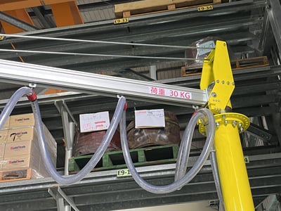 Cầu trục xoay ray nhôm đế di động hút chân không thùng giấy - ảnh 11