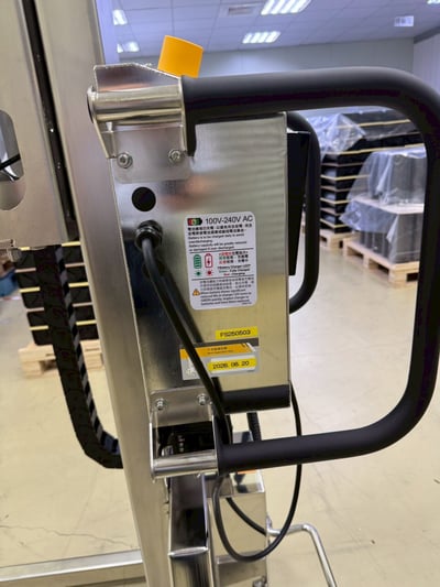 Xe nâng điện inox nâng, lật và giữ cuộn tự động - ảnh 9
