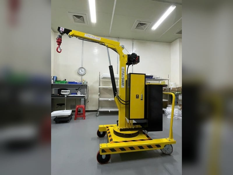 Xe cẩu mini 400 kg cho nhà xưởng chật chỗ