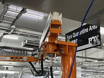 Articulating Jib Crane with Horizontal Pneumatic Hoist for Carton Box Lifting - ảnh 18