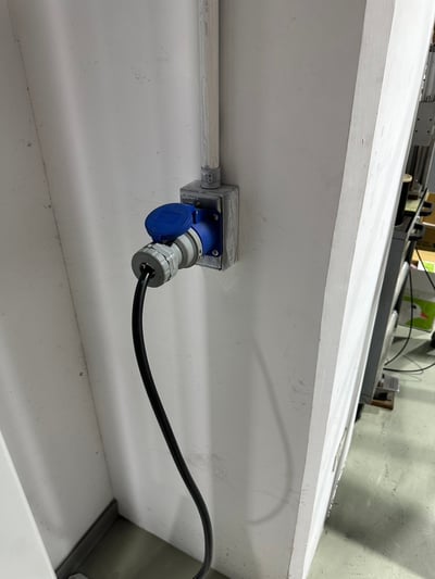 Cầu trục xoay thanh ray palang điện đế cố định - ảnh 12
