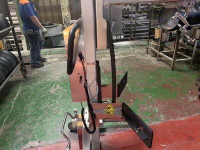 Xe nâng điện inox thông minh có tay cần xoay - ảnh 18