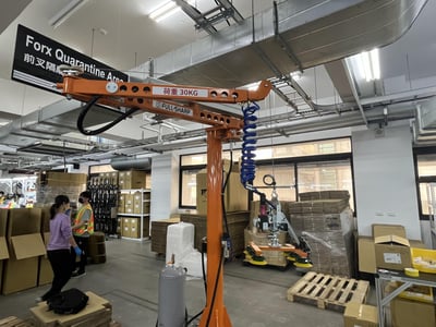 Articulating Jib Crane with Horizontal Pneumatic Hoist for Carton Box Lifting - ảnh 11