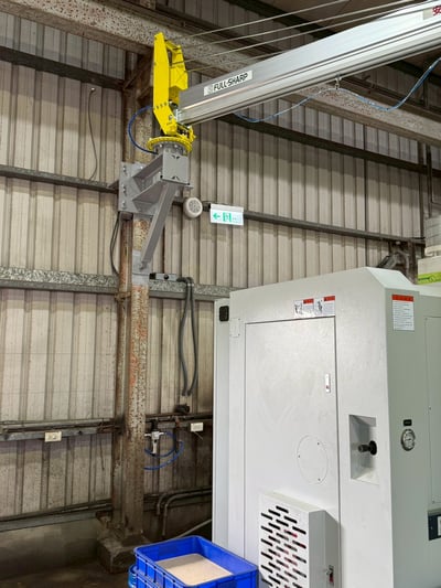 Cầu trục xoay khí nén bám cột đưa phôi vào máy CNC - ảnh 11
