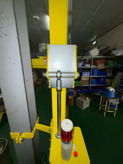 Tay nâng trợ lực bám cột kẹp linh kiện lắp máy biến áp - ảnh 9
