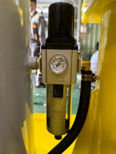 Tay nâng trợ lực PLC kẹp bình hóa chất, hạ siêu chậm - ảnh 12