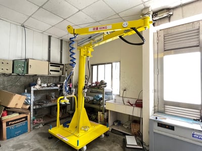 Cầu trục xoay khớp nối di động, air balancer FullSharp hút thùng giấy - ảnh 1