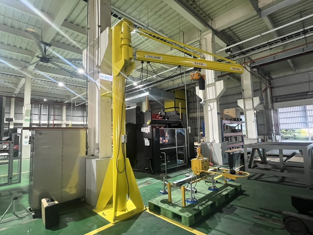 Giải pháp nâng tấm kim loại lên máy cắt CNC bằng mặt hút chân không sạc điện