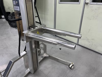 Xe nâng điện đẩy tay Goodlifta kẹp hai cạnh cuộn nguyên liệu - ảnh 8