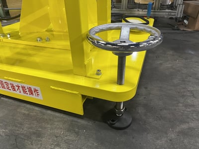 Cầu trục xoay khớp nối đế di động hút thùng giấy bằng chân không - ảnh 2