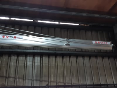 Cầu trục xoay khí nén với tool nam châm gạt tay - ảnh 2