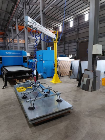 Pneumatic Jib Crane with Vacuum Lifting Pad for Steel Plates - ảnh 1