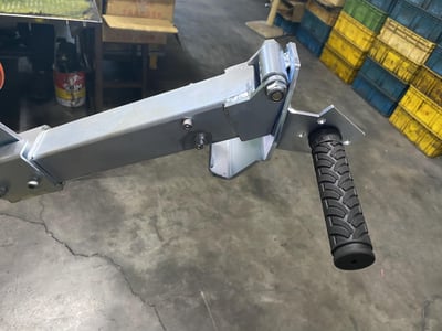 Suspended Pneumatic Jib Crane on 5T Rail with 200 kg Plastic Tray Gripper - ảnh 22