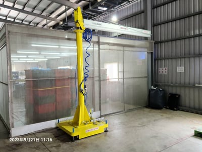 Cầu trục xoay khí nén đế di động, tool móc bốn cạnh của rổ - ảnh 1