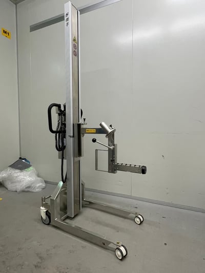Xe nâng điện đẩy tay phòng sạch, nâng và lật cuộn nguyên liệu 90 độ - ảnh 17