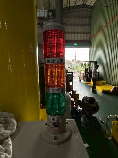 Tay nâng trợ lực PLC kẹp bình hóa chất, hạ siêu chậm - ảnh 4