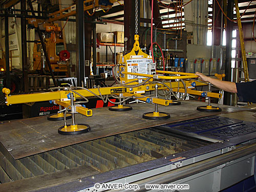 ANVER VPF57-AIR with L90M6-110-3/44FP: lifting & handling steel sheets 12 ft x 6 ft (3.7 m x 1.8 m) up to 900 lb (408 kg) (photo 2)
