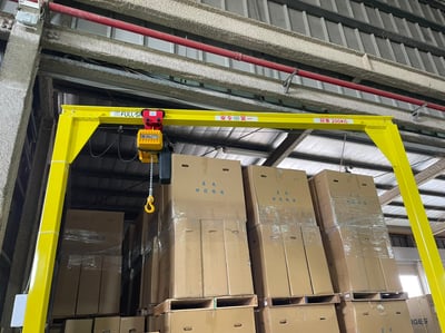 Pneumatic Jib Crane for Lifting Bicycle Frames on the Line - ảnh 23