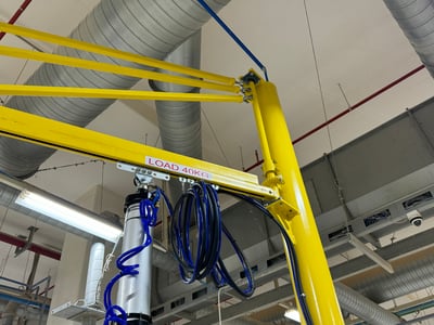 Cầu trục xoay ray thép 200 kg dài 5 m hút và lật tấm gỗ - ảnh 4