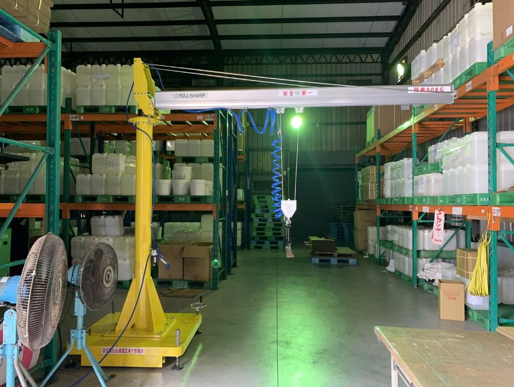Cầu trục xoay khí nén đế di động với móc cân thùng