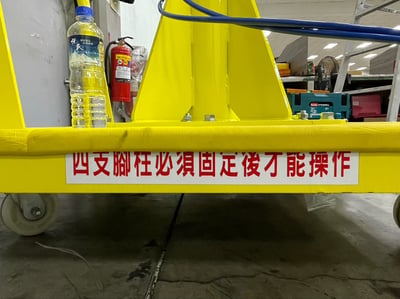 Cầu trục xoay khí nén treo mặt hút chân không hút thùng giấy - ảnh 8