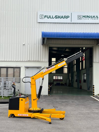 Xe cần cẩu điện 2 tấn - ảnh 80
