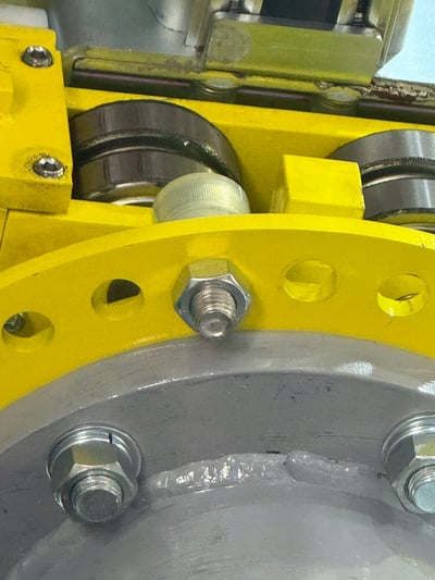 Cầu trục xoay khí nén bám cột đưa phôi vào máy CNC - ảnh 5