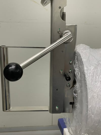 Xe nâng điện đẩy tay phòng sạch, nâng và lật cuộn nguyên liệu 90 độ - ảnh 5