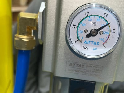 Cầu trục xoay khớp nối air balancer nằm ngang, mặt hút Becker - ảnh 10