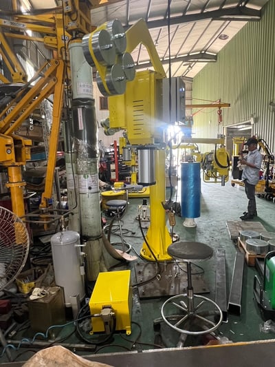 Tay nâng trợ lực khí nén nâng và lật cuộn - ảnh 8