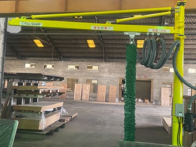 Cầu trục xoay treo thiết bị nâng chân không hút thùng giấy - ảnh 2