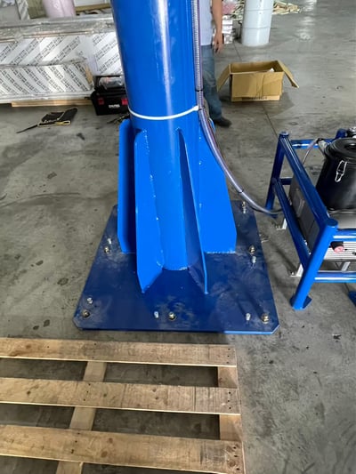 Cầu trục xoay 500kg treo pa lăng điện và mặt hút chân không Becker - ảnh 1