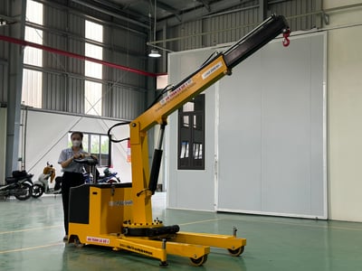 Xe cần cẩu điện 2 tấn - ảnh 68