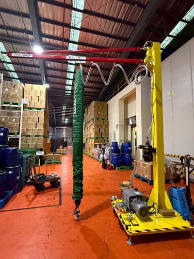 Cầu trục xoay đế di động hút chân không thùng giấy - ảnh 2