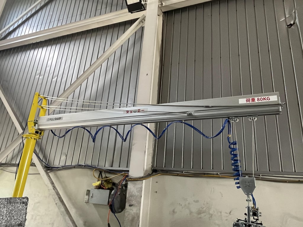 Pneumatic Jib Crane with Scrap Metal Gripper