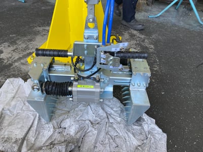 Cầu trục xoay khí nén kèm tool kẹp gắp phế liệu - ảnh 4