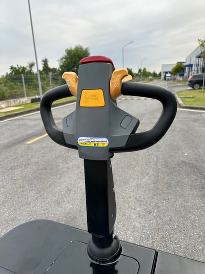 Xe cần cẩu điện 2 tấn - ảnh 34