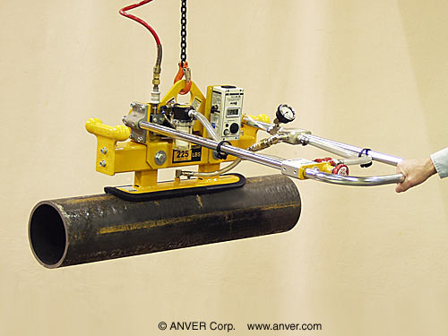 ANVER air powered vacuum generator with single curved foam pad attachment for lifting & handling pipes up to 180 lb (82 kg)