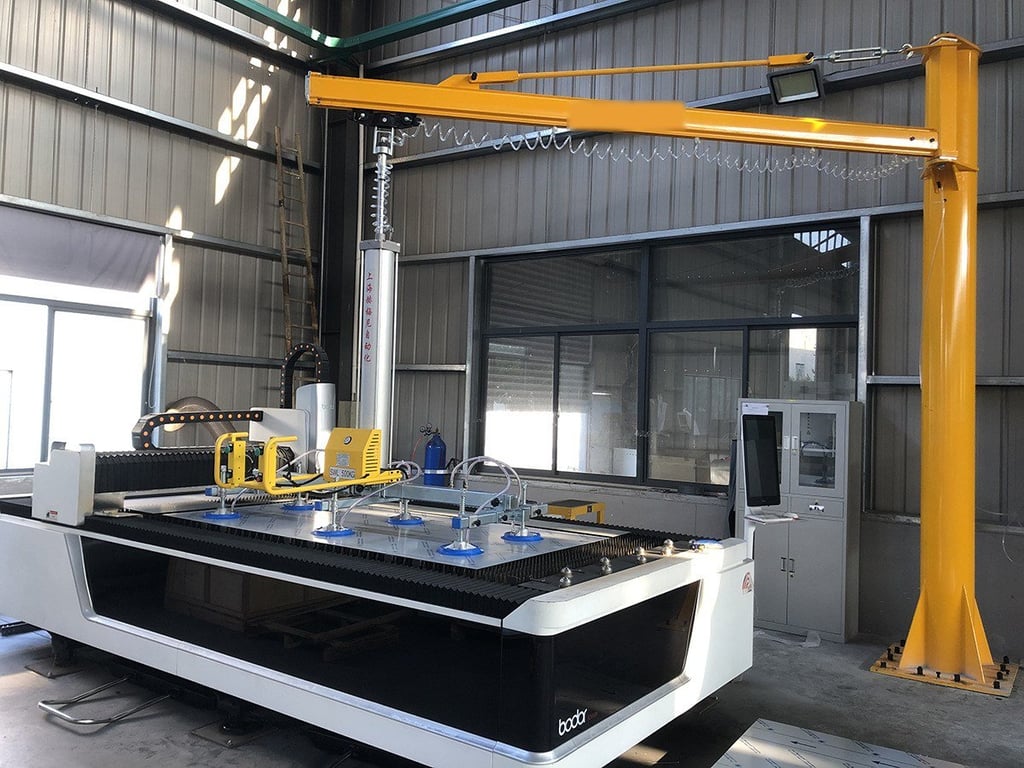 Horizontal handling of stainless-steel sheet