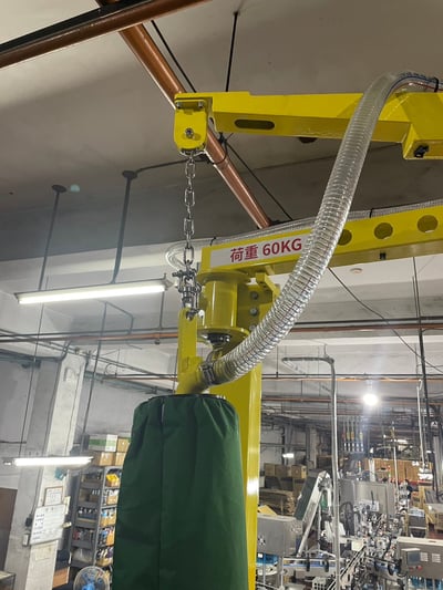 Cầu trục xoay khớp nối treo Becker hút thùng giấy chân không - ảnh 4