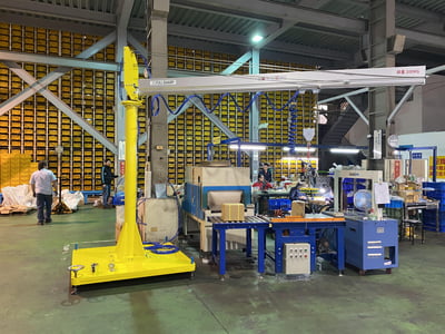 Mobile Base Pneumatic Jib Crane with Multi-Pad Vacuum Lifter for Cartons - ảnh 1