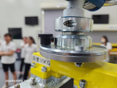 Cầu trục xoay ray nhôm hút chân không Becker, đế di động - ảnh 8