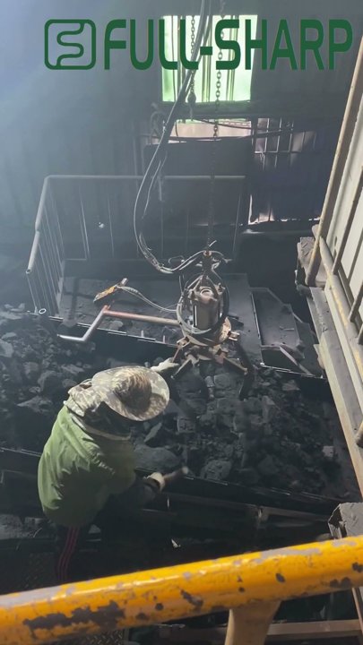 Thiết bị tay cầm dài kẹp gắp nâng hạ tấm kim loại cho việc phân loại tạp chất trong than